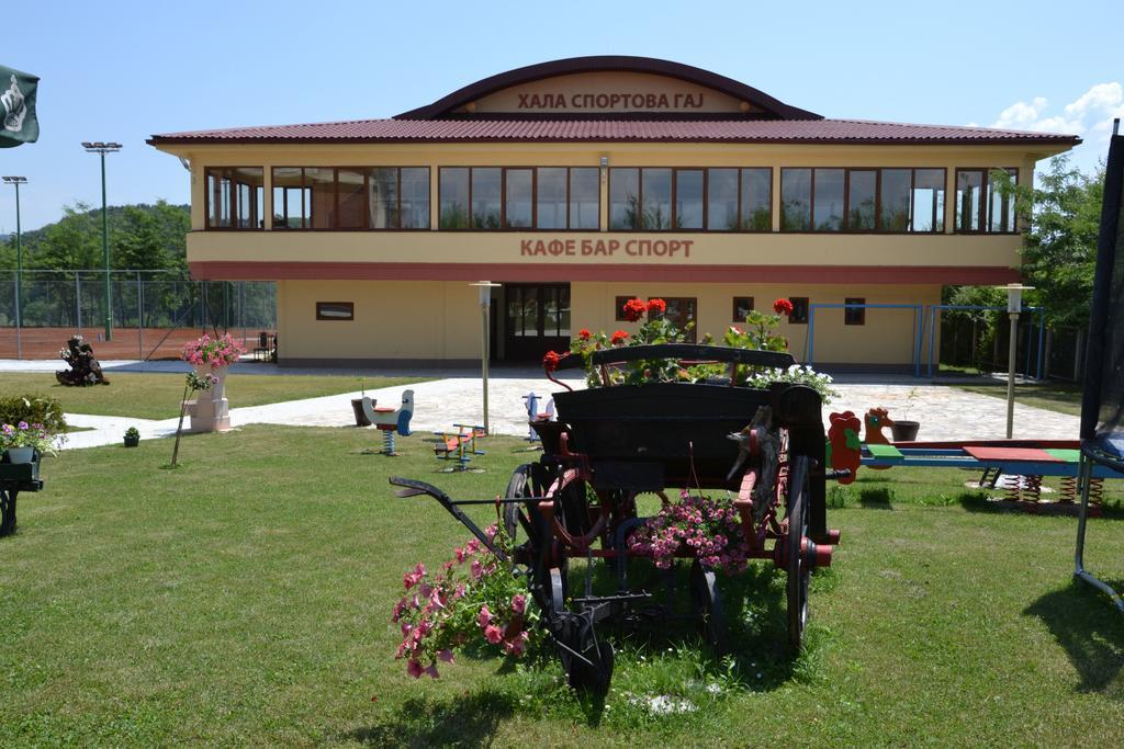Hotel Ravni Gaj Knic Luaran gambar