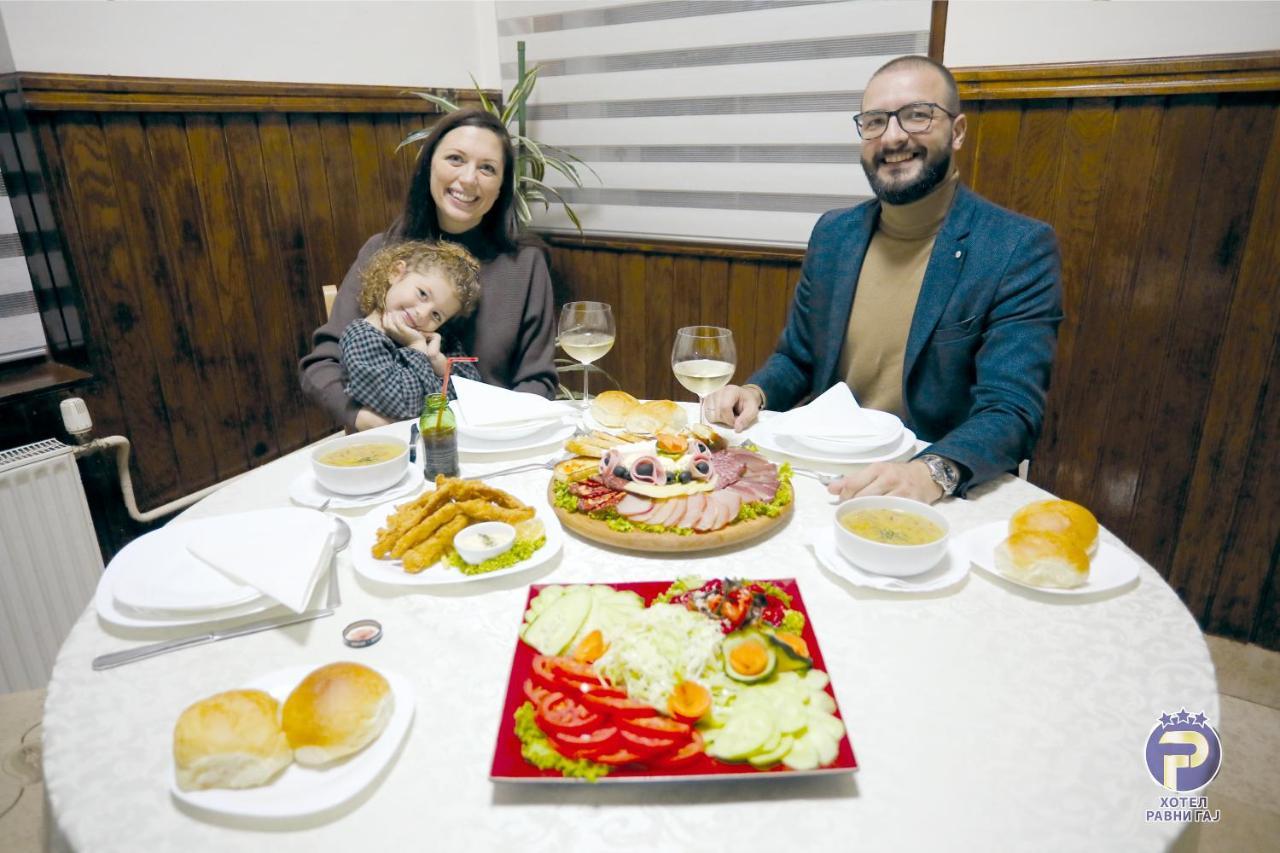 Hotel Ravni Gaj Knic Luaran gambar