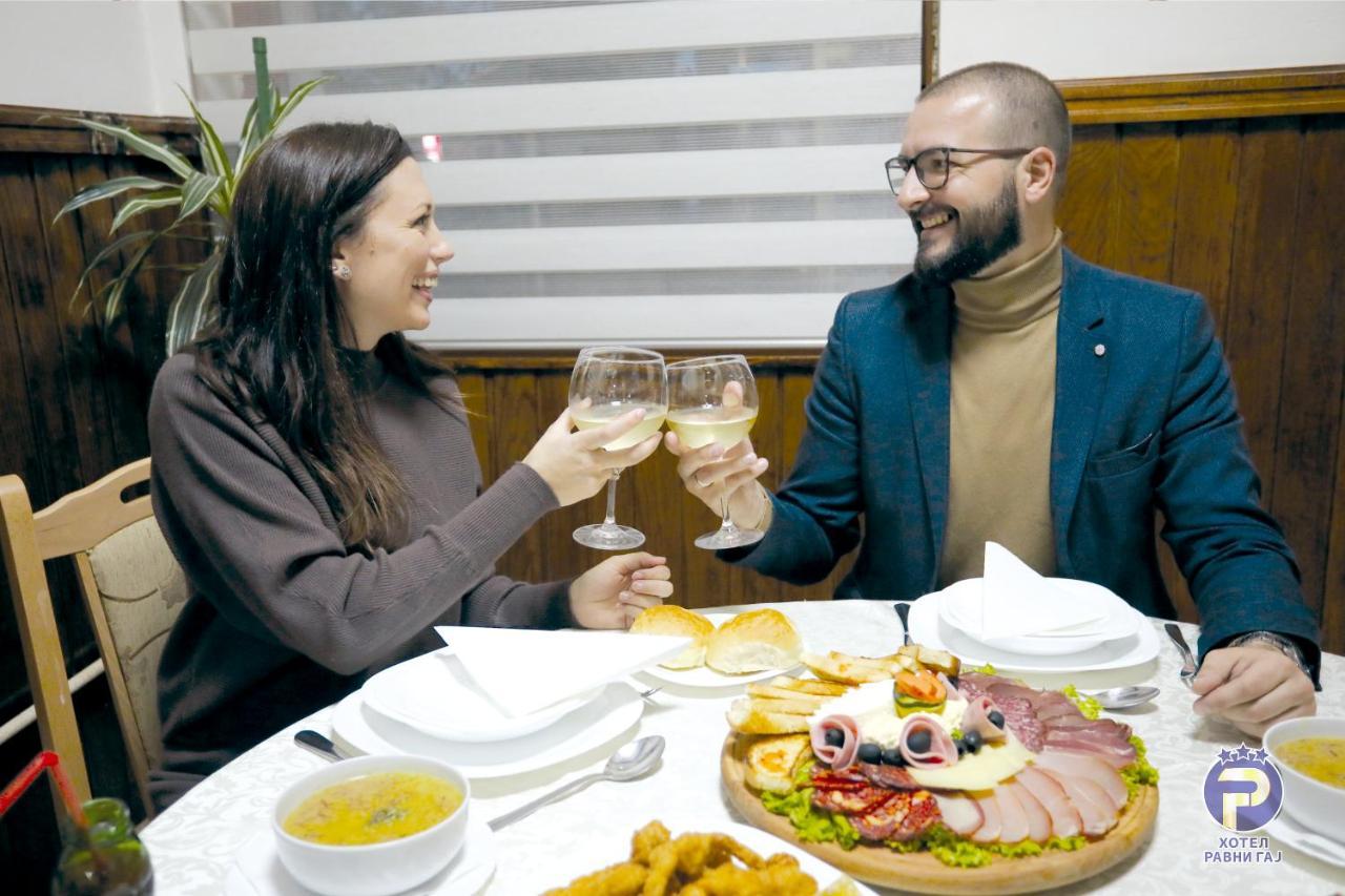 Hotel Ravni Gaj Knic Luaran gambar