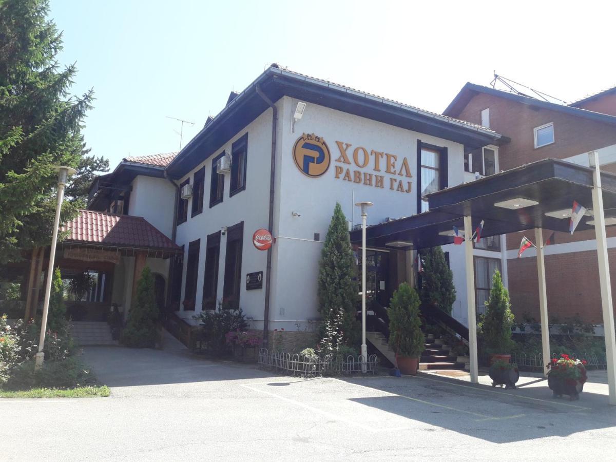 Hotel Ravni Gaj Knic Luaran gambar