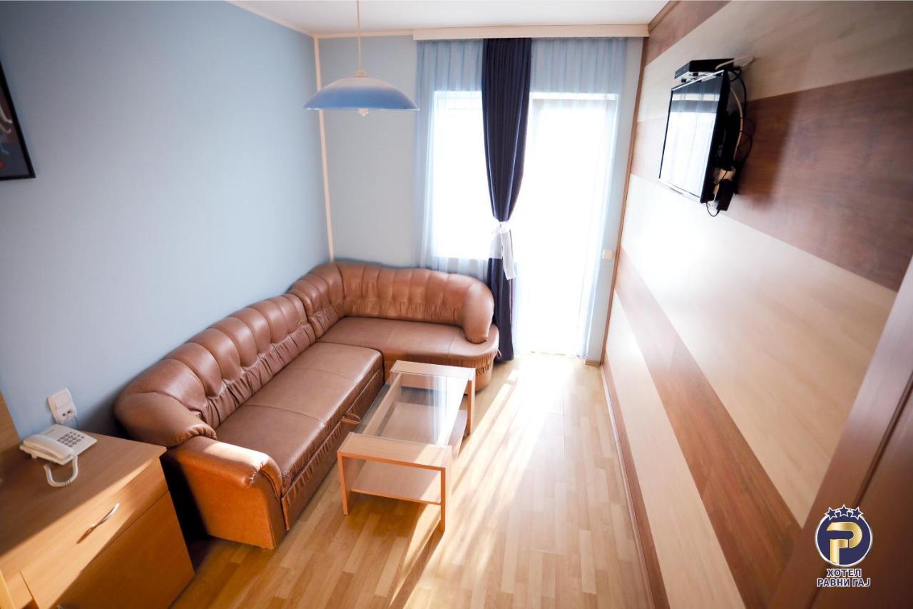 Hotel Ravni Gaj Knic Luaran gambar
