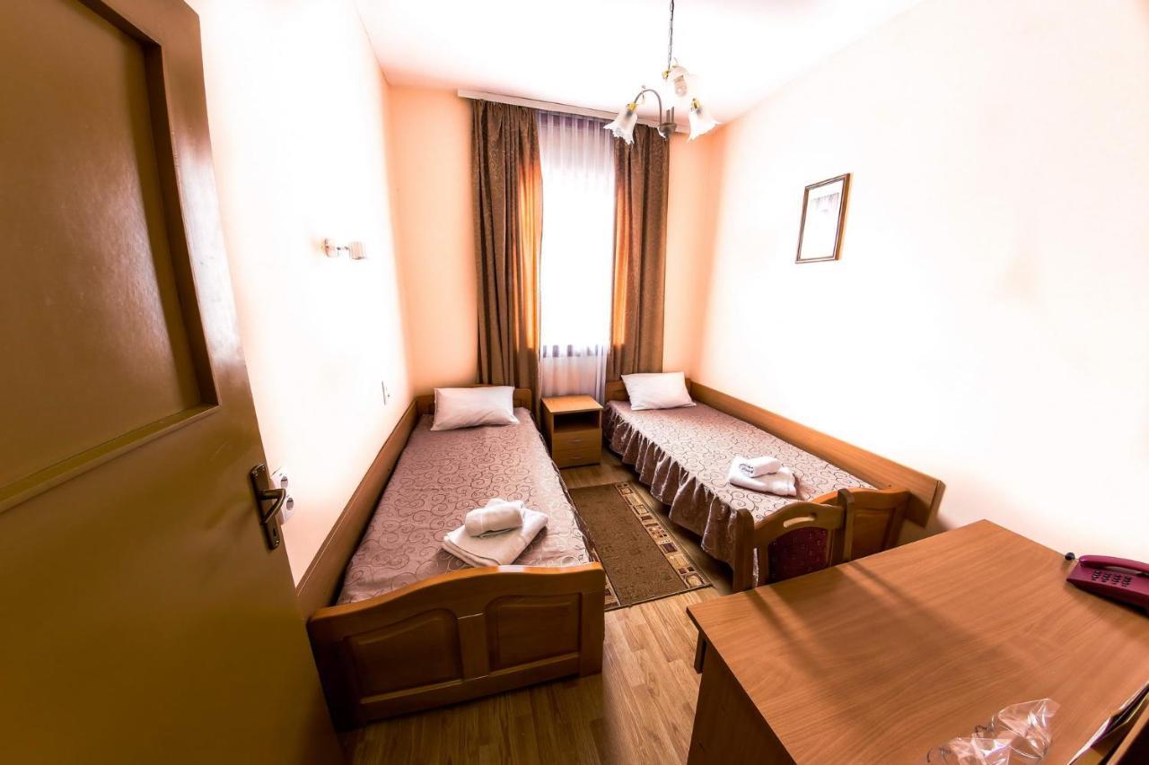 Hotel Ravni Gaj Knic Luaran gambar
